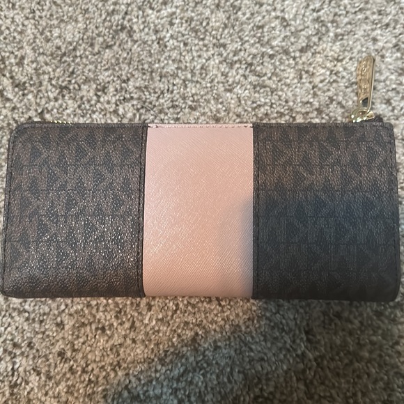 Michael Kors Center Strip wallet - Picture 2 of 6